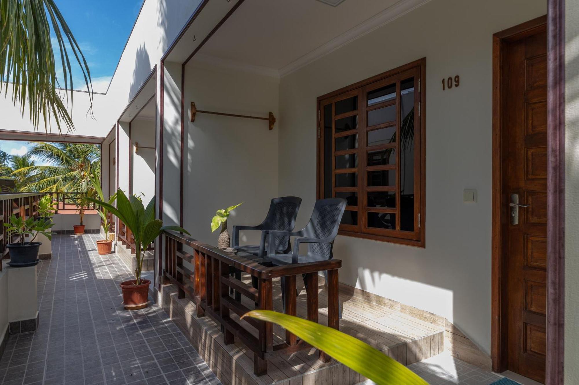 Kamadhoo Inn Buitenkant foto